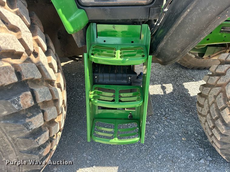 image for item EJ8656 2021 John Deere 6110M MFWD tractor