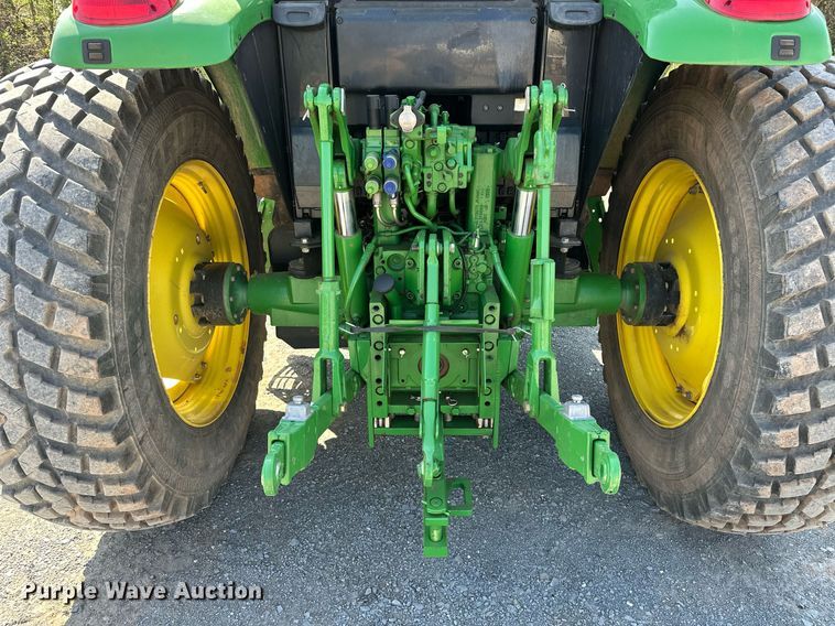 image for item EJ8656 2021 John Deere 6110M MFWD tractor