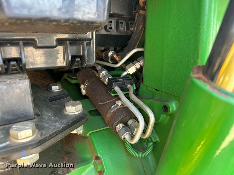 image for item EJ8656 2021 John Deere 6110M MFWD tractor