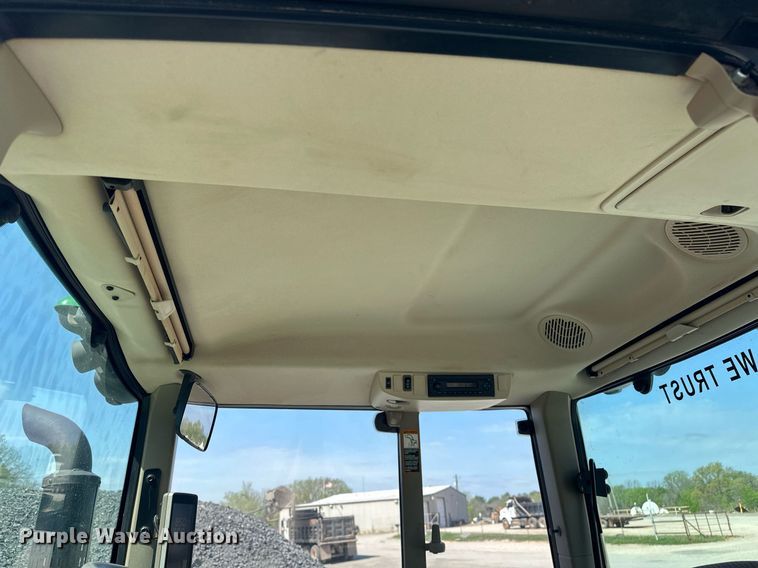 image for item EJ8656 2021 John Deere 6110M MFWD tractor