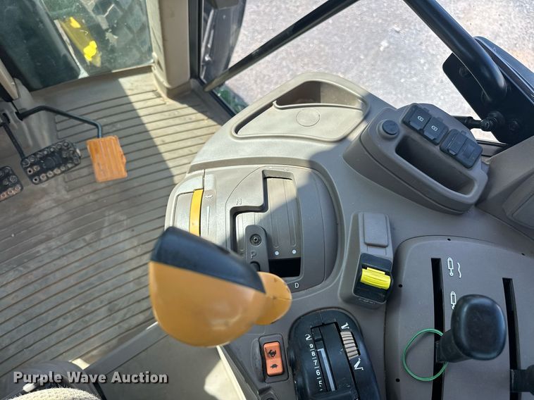 image for item EJ8656 2021 John Deere 6110M MFWD tractor