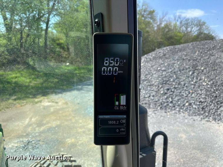 image for item EJ8656 2021 John Deere 6110M MFWD tractor