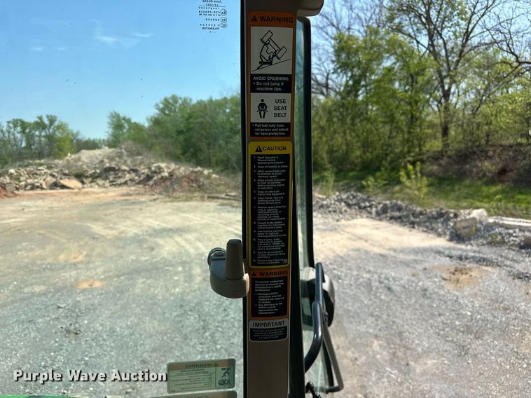 image for item EJ8656 2021 John Deere 6110M MFWD tractor