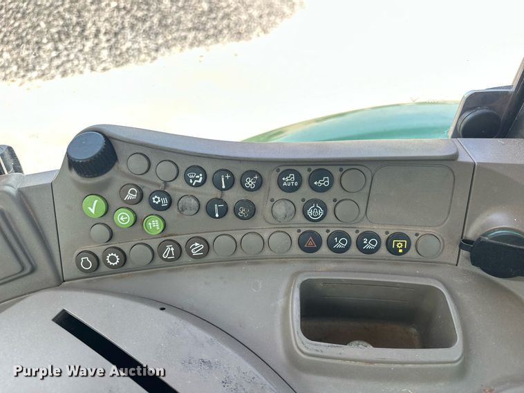 image for item EJ8656 2021 John Deere 6110M MFWD tractor