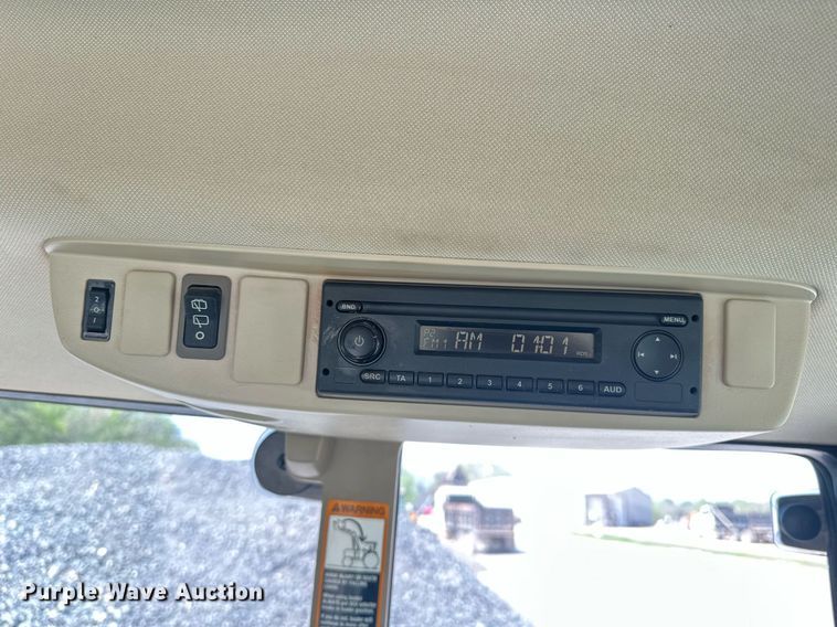 image for item EJ8656 2021 John Deere 6110M MFWD tractor