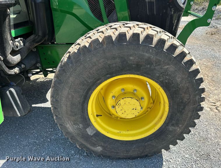 image for item EJ8656 2021 John Deere 6110M MFWD tractor