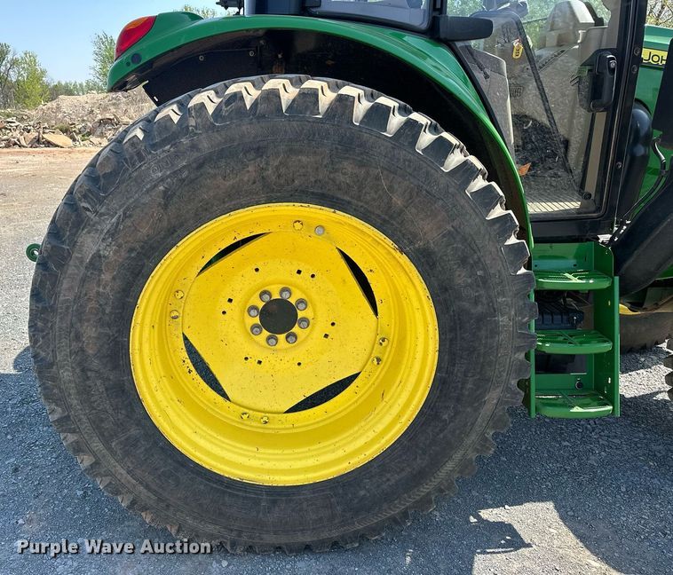 image for item EJ8656 2021 John Deere 6110M MFWD tractor