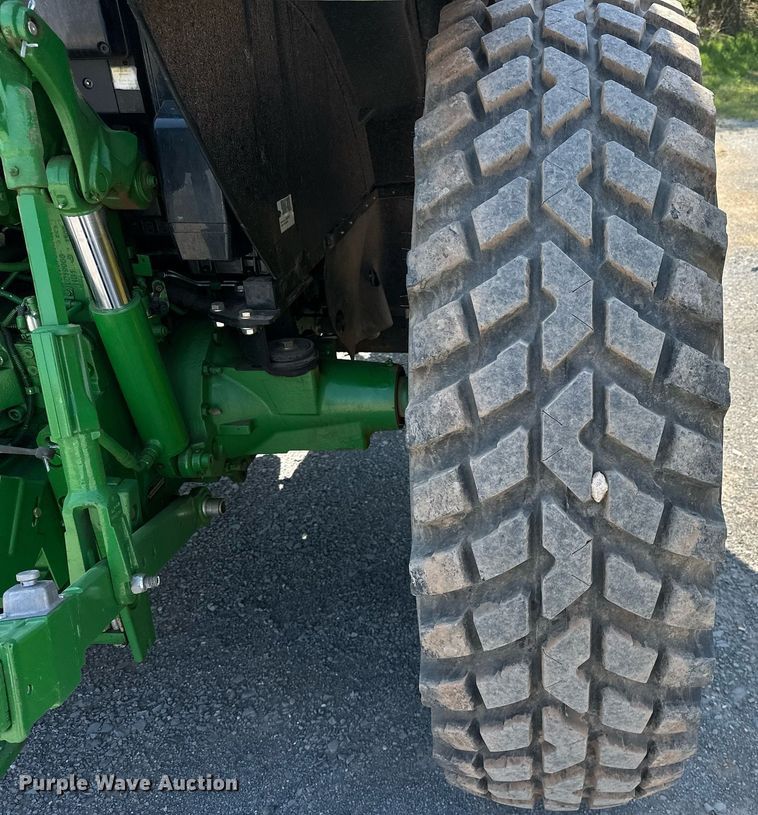 image for item EJ8656 2021 John Deere 6110M MFWD tractor