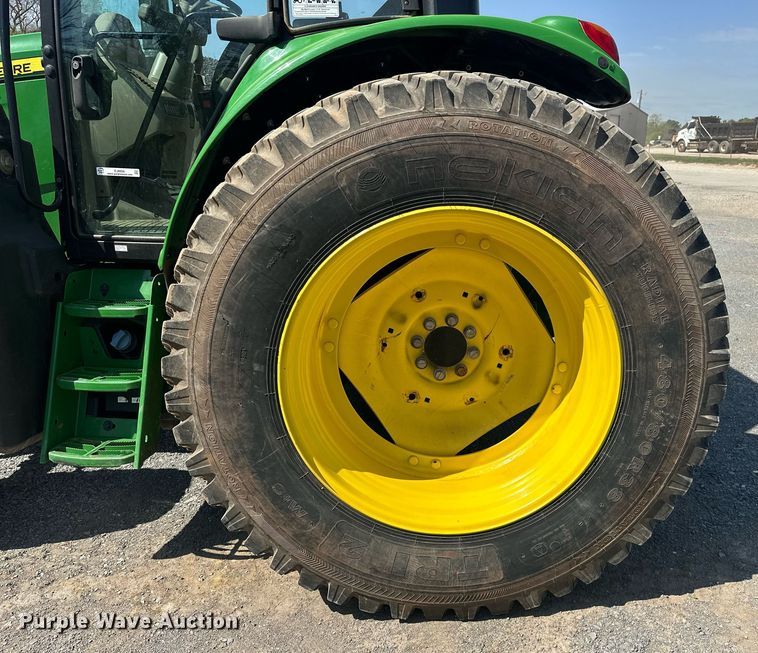 image for item EJ8656 2021 John Deere 6110M MFWD tractor