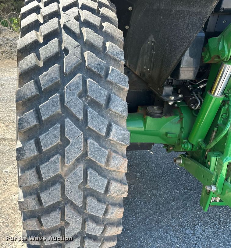 image for item EJ8656 2021 John Deere 6110M MFWD tractor