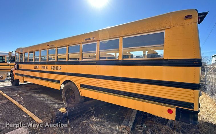 image for item EK0445 1998 International Thomas Built school bus
