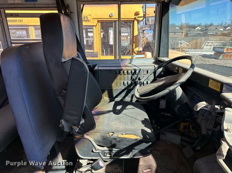 image for item EK0445 1998 International Thomas Built school bus