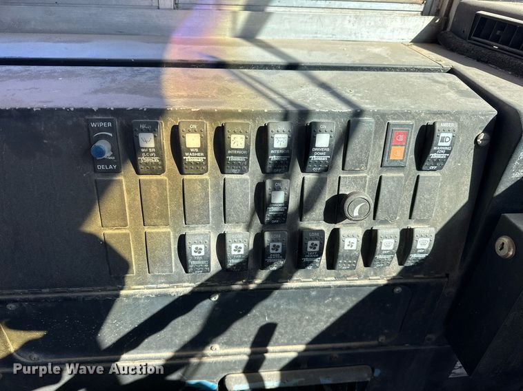 image for item EK0445 1998 International Thomas Built school bus