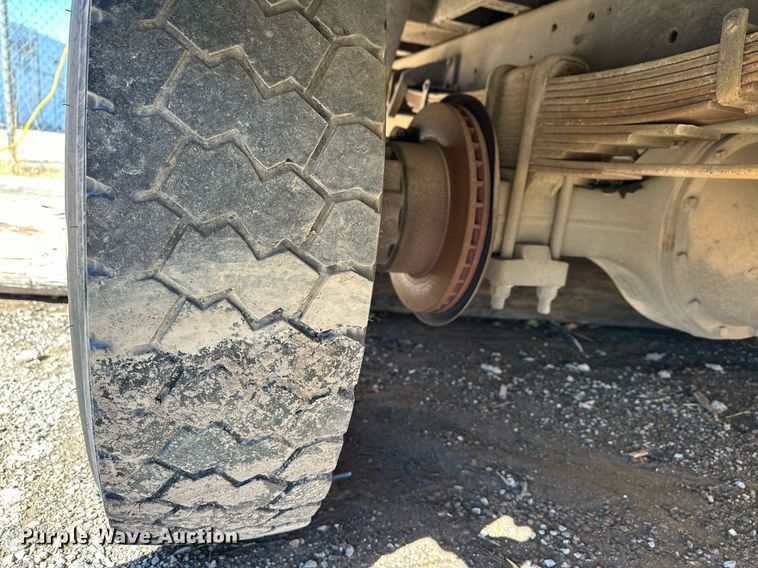 image for item EK0445 1998 International Thomas Built school bus