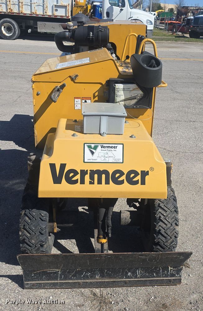 image for item EK2490 Vermeer SC372 stump grinder