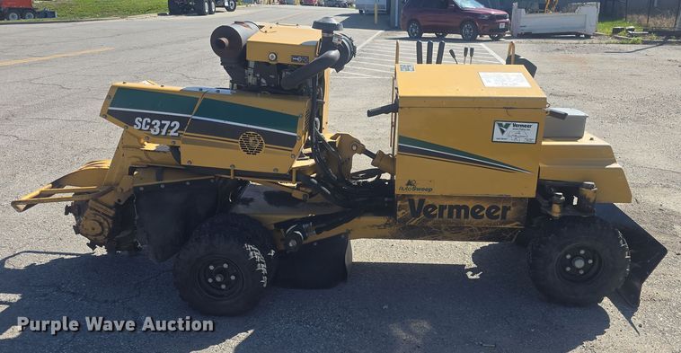 image for item EK2490 Vermeer SC372 stump grinder