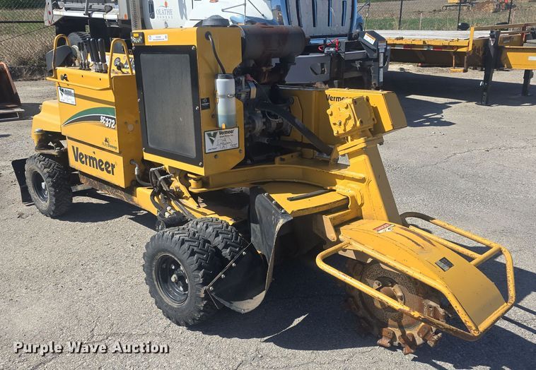 image for item EK2490 Vermeer SC372 stump grinder