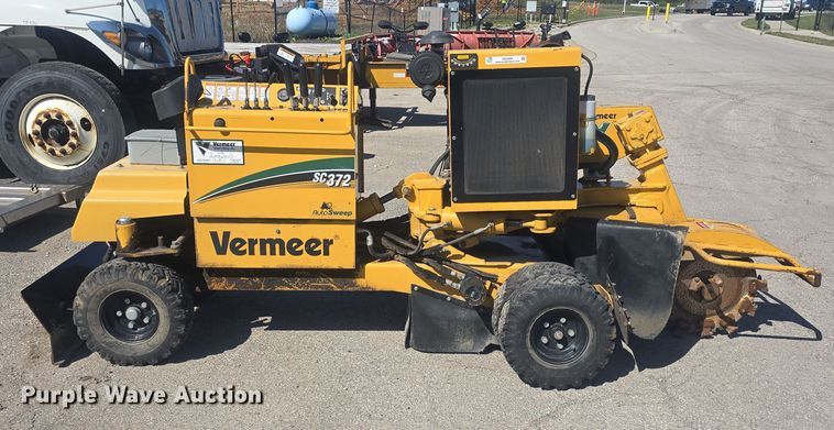 image for item EK2490 Vermeer SC372 stump grinder
