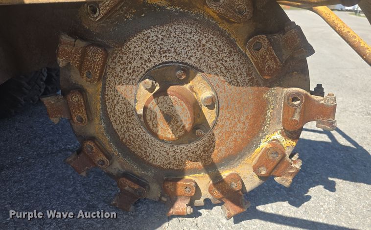 image for item EK2490 Vermeer SC372 stump grinder