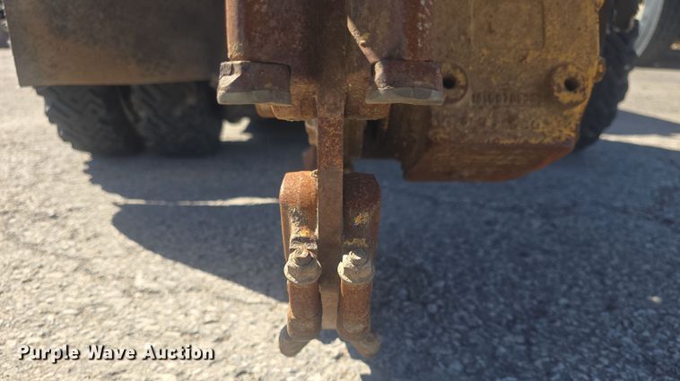 image for item EK2490 Vermeer SC372 stump grinder