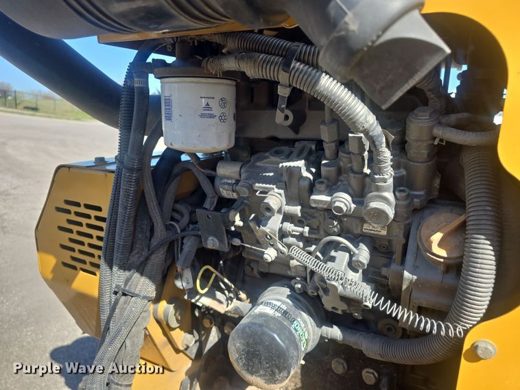 image for item EK2490 Vermeer SC372 stump grinder