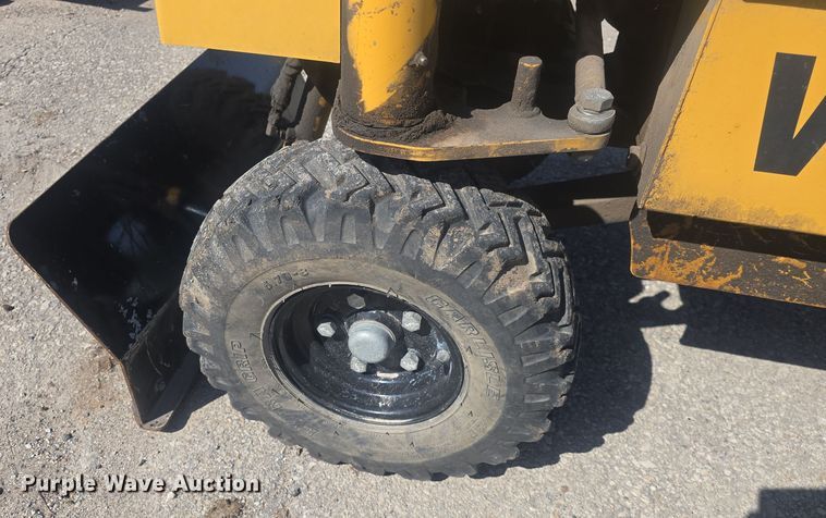 image for item EK2490 Vermeer SC372 stump grinder