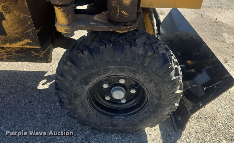 image for item EK2490 Vermeer SC372 stump grinder