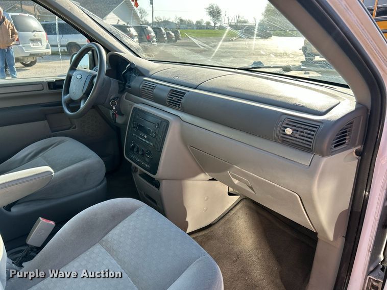 image for item EK2859 2007 Ford Freestar van