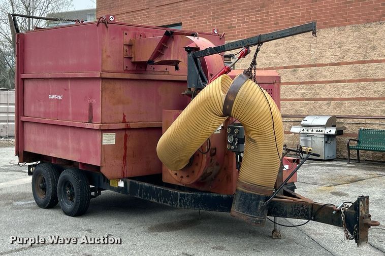 image for item EK2887 Giant-Vac 6600JDTB - TR14 leaf vacuum