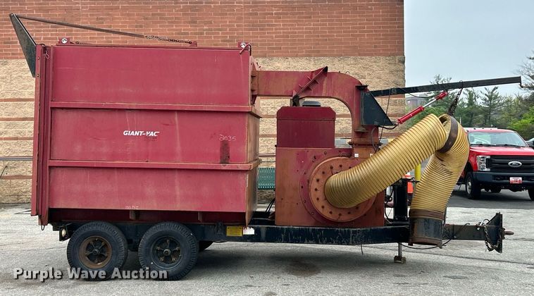 image for item EK2887 Giant-Vac 6600JDTB - TR14 leaf vacuum