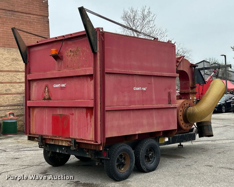 image for item EK2887 Giant-Vac 6600JDTB - TR14 leaf vacuum