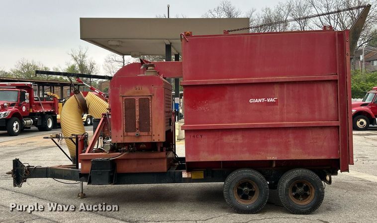 image for item EK2887 Giant-Vac 6600JDTB - TR14 leaf vacuum