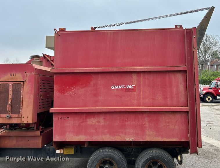 image for item EK2887 Giant-Vac 6600JDTB - TR14 leaf vacuum