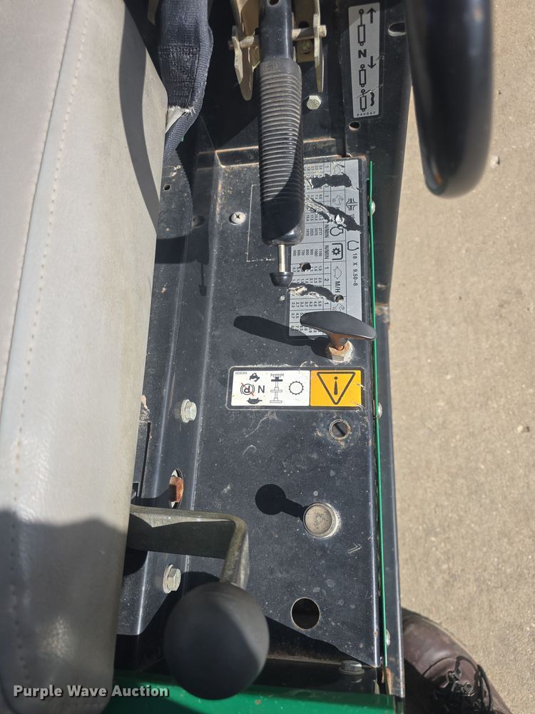 image for item EK5046 2001 Cushman Classic Truckster utility vehicle