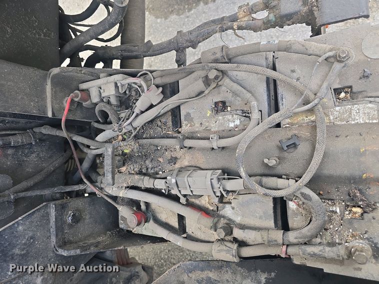 image for item EK5048 2019 Mack LR64E refuse truck