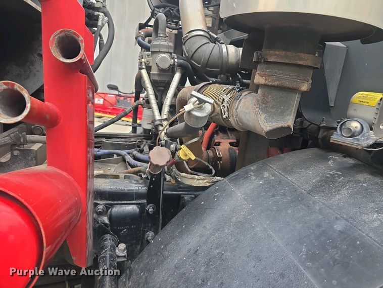 image for item EK5048 2019 Mack LR64E refuse truck