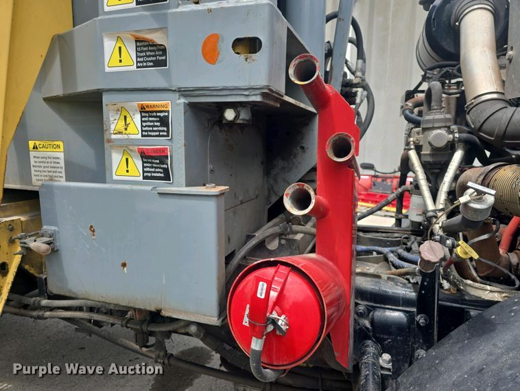 image for item EK5048 2019 Mack LR64E refuse truck