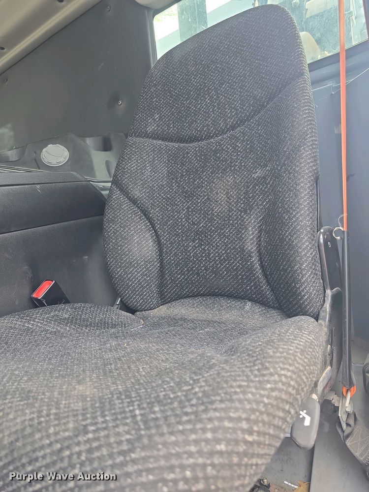 image for item EK5048 2019 Mack LR64E refuse truck