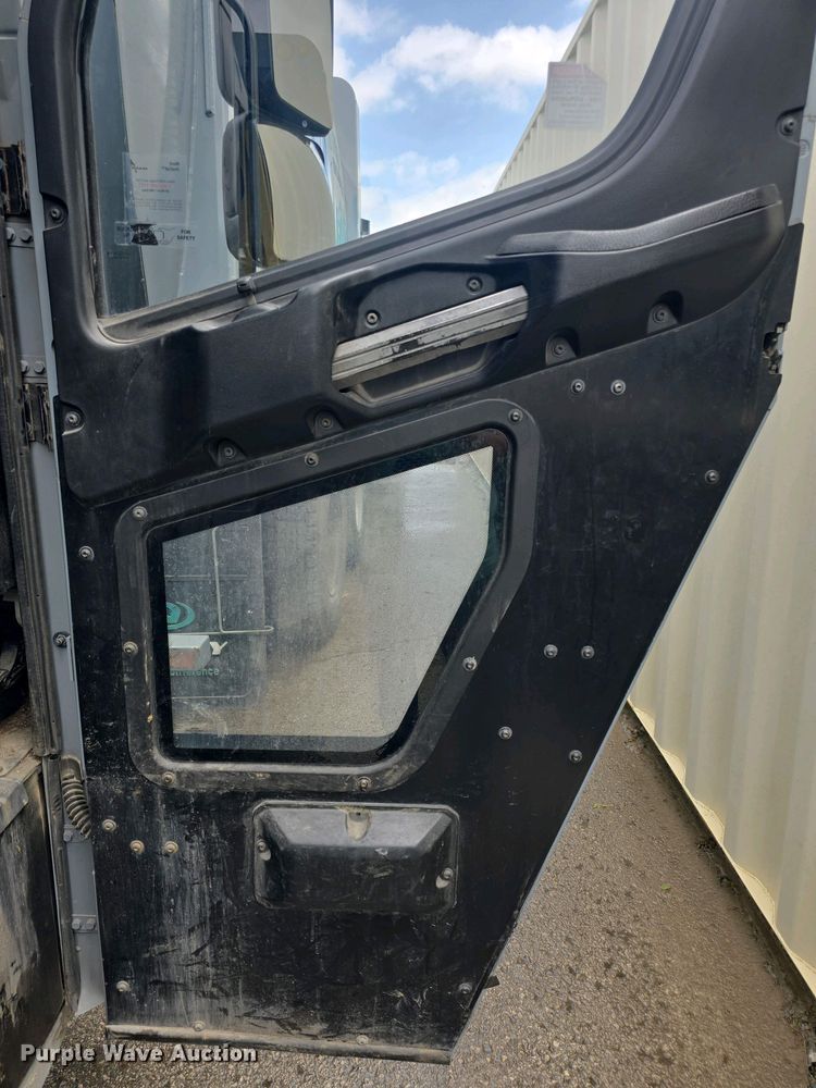 image for item EK5048 2019 Mack LR64E refuse truck