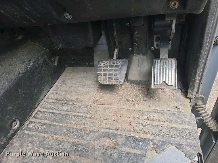 image for item EK5048 2019 Mack LR64E refuse truck