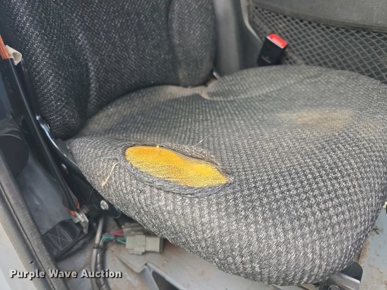 image for item EK5048 2019 Mack LR64E refuse truck