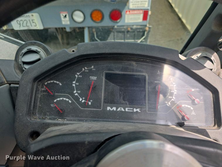 image for item EK5048 2019 Mack LR64E refuse truck