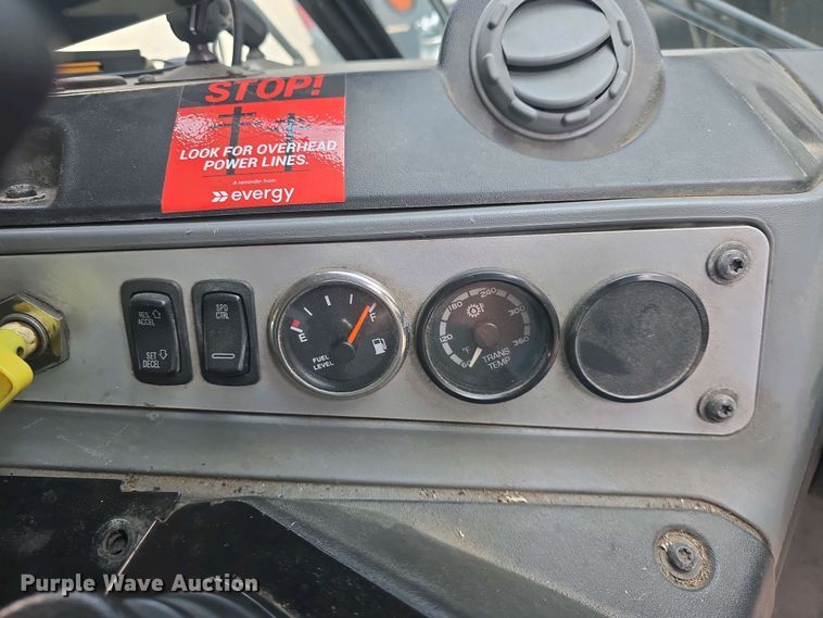 image for item EK5048 2019 Mack LR64E refuse truck