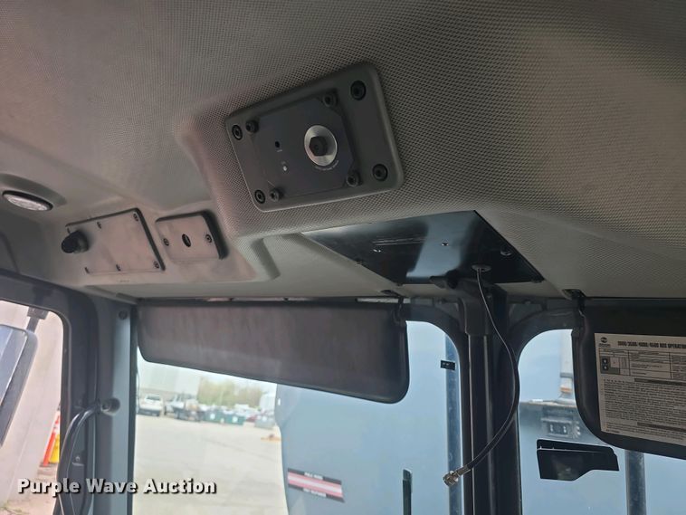 image for item EK5048 2019 Mack LR64E refuse truck