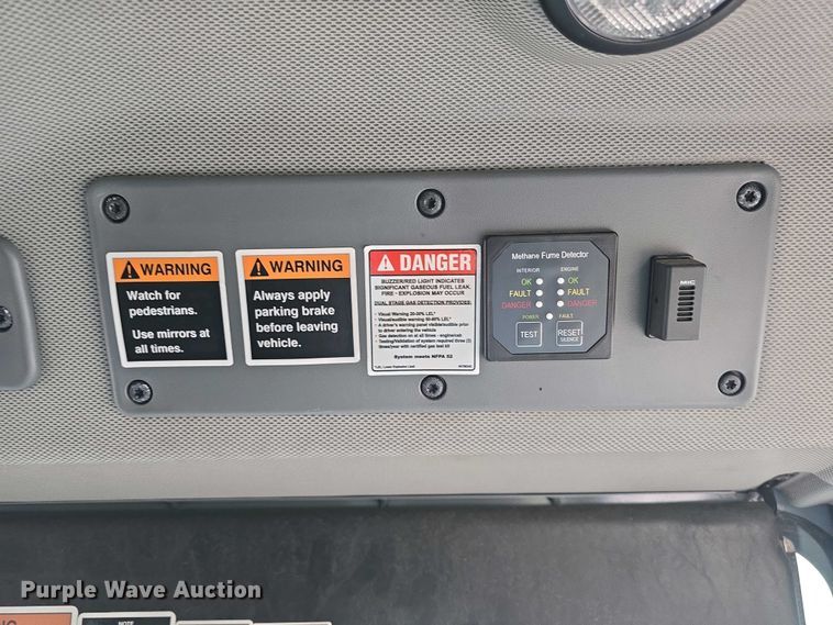 image for item EK5048 2019 Mack LR64E refuse truck