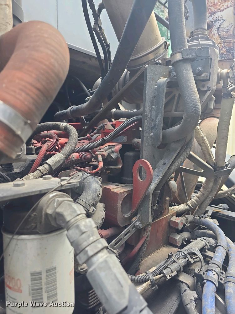 image for item EK5048 2019 Mack LR64E refuse truck