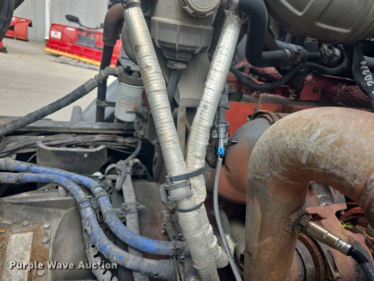 image for item EK5048 2019 Mack LR64E refuse truck