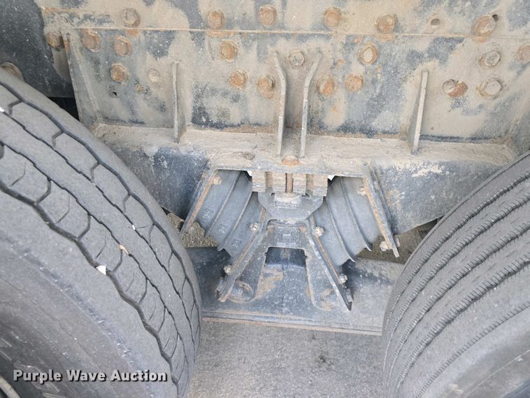 image for item EK5048 2019 Mack LR64E refuse truck