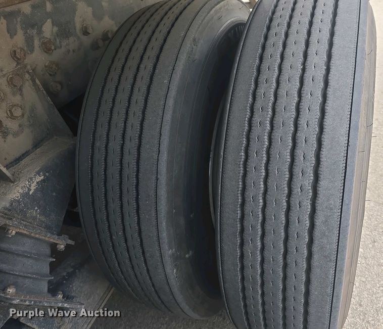 image for item EK5048 2019 Mack LR64E refuse truck