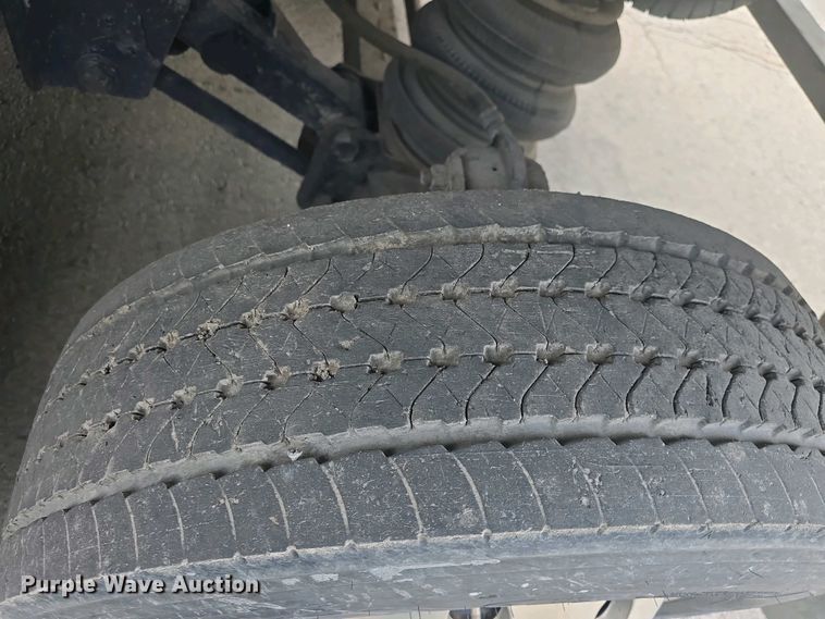 image for item EK5048 2019 Mack LR64E refuse truck